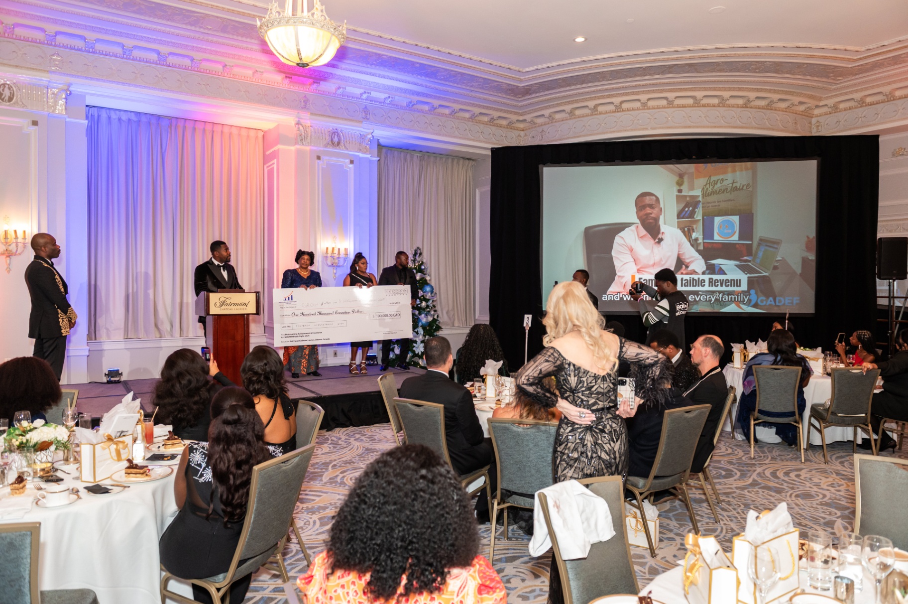 Grand Prize ceremony with Agro-Alimentaire project on screen